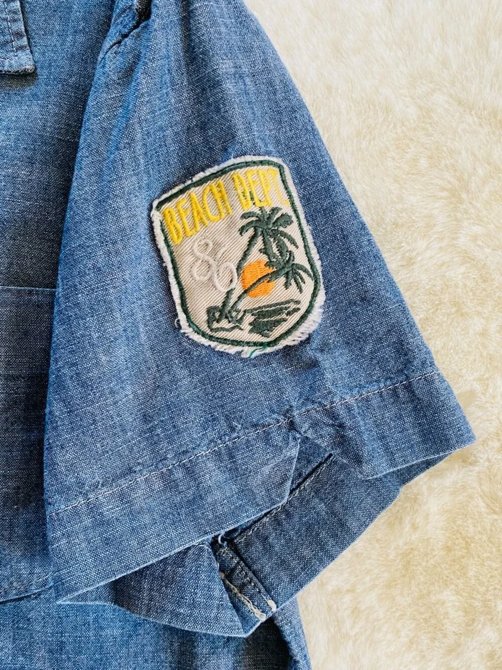 GAP kids boy's chambray button down California surf shirt size 6-7 small